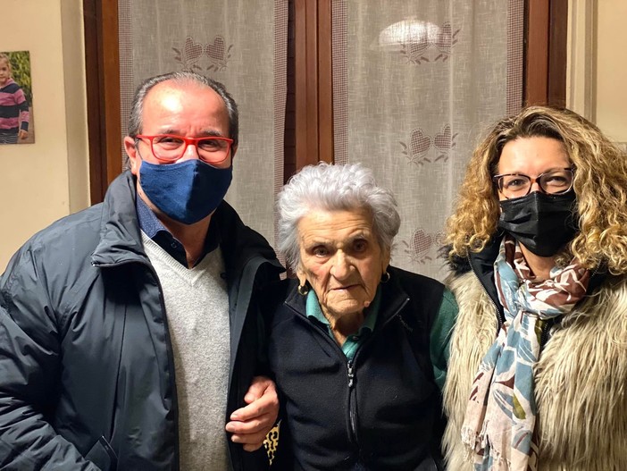 Millesimo in festa per i 104 anni di nonna "Tina" Novello (FOTO)