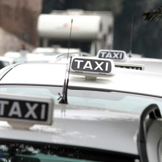 Regione, approvato il bando per la concessione di contributi per la riqualificazione del servizio di trasporto pubblico dei taxi