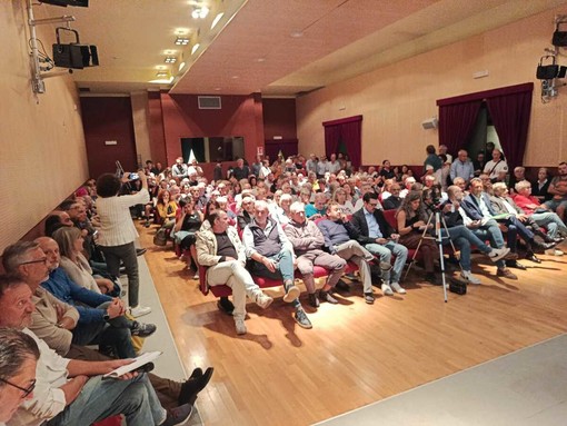 Termovalorizzatore, il fronte del no punta a coinvolgere cento Comuni Termovalorizzatore, il fronte del no punta a coinvolgere cento Comuni