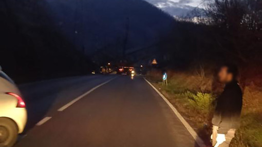 Cosseria, vecchio traliccio cade sulla Sp42: traffico interrotto ma nessun ferito