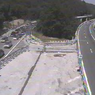 Incidente in autostrada ad Altare: vettura perde controllo e sfonda guardrail