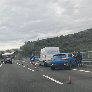 A10, tamponamento tra due veicoli all'altezza del casello di Celle Ligure