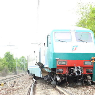 Il treno deragliato venerdì a Trinità