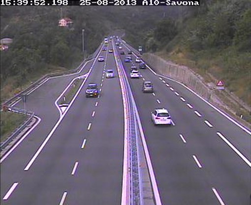 Il traffico all'altezza di Savona intorno alle 15:40; Il traffico all'altezza di Savona intorno alle 15:40;