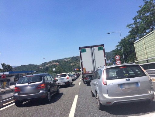 Giornata particolarmente difficile per chi s’è dovuto spostare sulle autostrade liguri