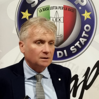 Sicurezza a Savona, Traverso (SIAP): "Urgente il coordinamento sul territorio e la chiusura del contratto" Sicurezza a Savona, Traverso (SIAP): "Urgente il coordinamento sul territorio e la chiusura del contratto"
