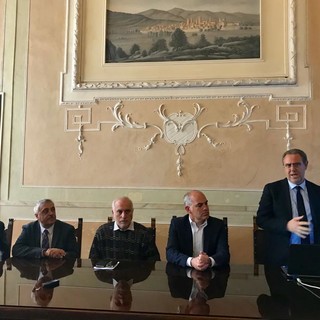 Albenga, Tomatis: "Grazie all'accordo con ENGIE Italia la nostra città sarà meglio illuminata e più sicura il tutto con una attenzione particolare all'ambiente" Albenga, Tomatis: "Grazie all'accordo con ENGIE Italia la nostra città sarà meglio illuminata e più sicura il tutto con una attenzione particolare all'ambiente"