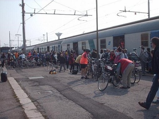 Trenitalia: a pasquetta bici gratis sui treni regionali Trenitalia: a pasquetta bici gratis sui treni regionali
