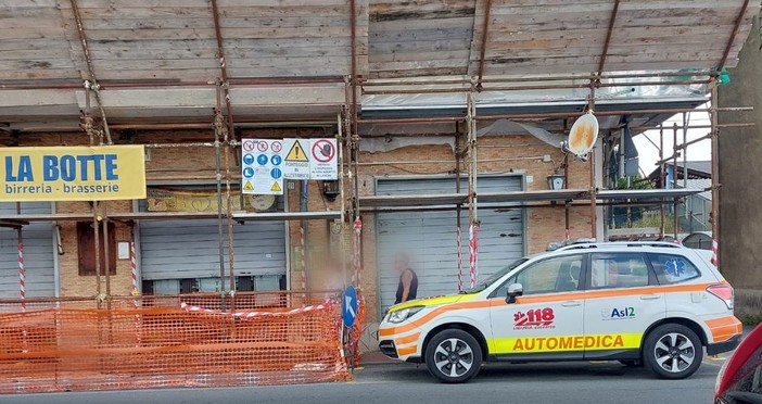 Tragedia sul lavoro a Vado Ligure: operaio cade da un ponteggio, perde la vita sul colpo Tragedia sul lavoro a Vado Ligure: operaio cade da un ponteggio, perde la vita sul colpo