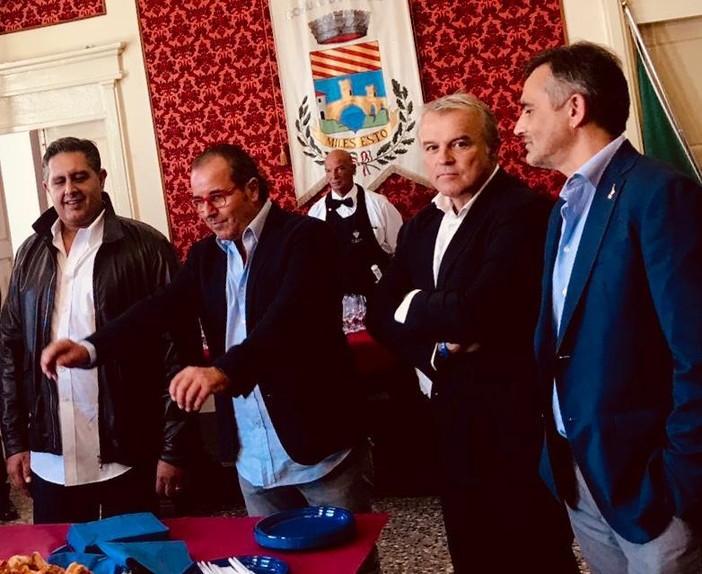 Millesimo, il presidente della Regione Toti in visita alla Festa Nazionale del Tartufo Millesimo, il presidente della Regione Toti in visita alla Festa Nazionale del Tartufo