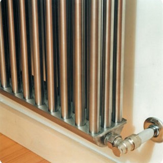 Celle: termosifoni spenti, durante le lezioni si battono i denti alle elementari