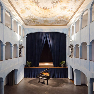 Savona, al Teatro Sacco la grande pianista argentina Diana Lopszyc