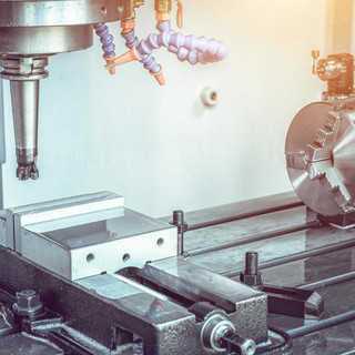 Officina meccanica di precisione, dotata di macchine utensili di ultima generazione, offre lavorazioni conto terzi di fresatura, foratura, alesatura e rettifica per i principali costruttori a livello mondiale.