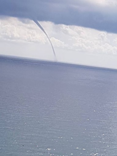 Tromba marina al largo di Varazze (VIDEO)