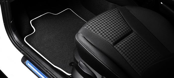 Tappetini per auto, come pulirli nel migliore dei modi?