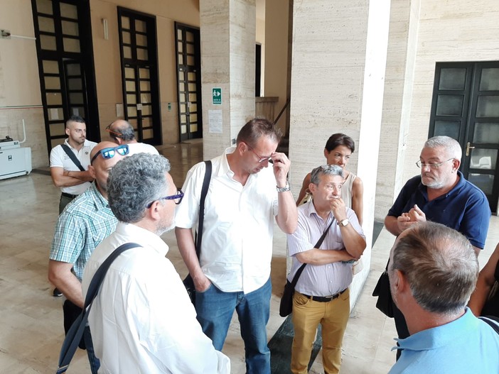 Tpl, vertice in Prefettura con i sindacati: spicca l'assenza del presidente della Provincia Olivieri