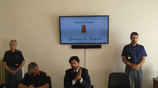 La Polizia smaschera la truffa degli estintori: arrestato ad Albenga un 59enne