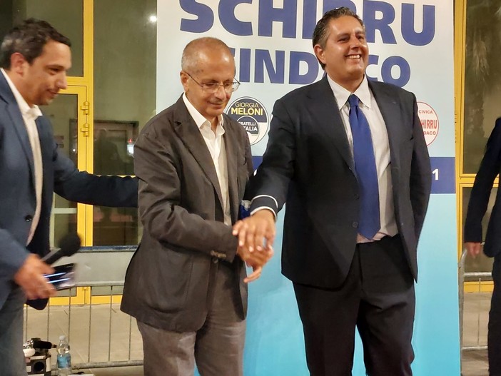 Savona 2021, Toti: "Rotta sul futuro con Schirru, non riconsegniamo la città a chi prima del governo di centrodestra l'aveva messa in ginocchio"