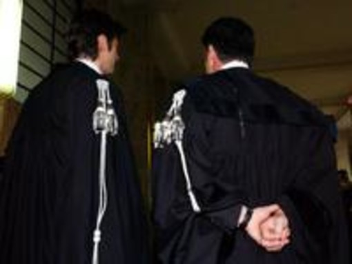 Millesimo: truffa alle assicurazioni, oggi i romeni dal gip Millesimo: truffa alle assicurazioni, oggi i romeni dal gip