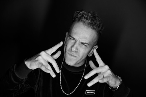 Tormento, voce e anima dei "Sottotono", ospite nel pomeriggio di Radio Onda Ligure 101