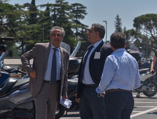 Visita di Toti all'ospedale San Paolo, la risposta a Russo: "E' stato invitato, ha perso un'occasione di confronto per fare polemica" Visita di Toti all'ospedale San Paolo, la risposta a Russo: "E' stato invitato, ha perso un'occasione di confronto per fare polemica"