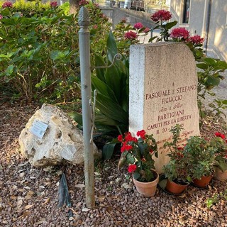 Celle, inaugurata una targa con QR code dedicata ai fratelli Figuccio, partigiani Jim e Stiv (FOTO)