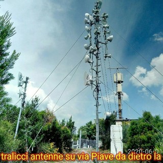 Pietra, i cittadini si uniscono contro il 5G: 250 firme per dire no a nuove installazioni