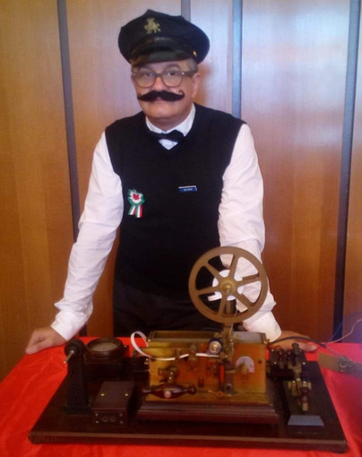 Un telegrafista dell'Ottocento in azione a Cisano sul Neva Un telegrafista dell'Ottocento in azione a Cisano sul Neva