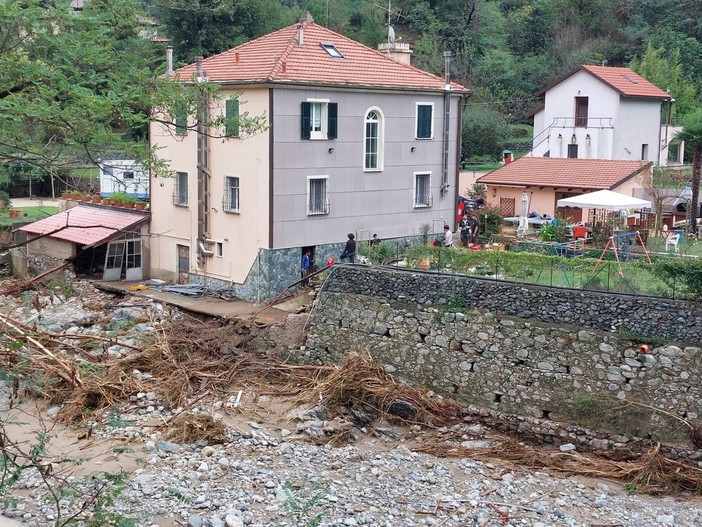Danni maltempo al Santuario, il racconto di una residente: "Mai visto una cosa del genere, peggio che nel 92" (FOTO e VIDEO) Danni maltempo al Santuario, il racconto di una residente: "Mai visto una cosa del genere, peggio che nel 92" (FOTO e VIDEO)