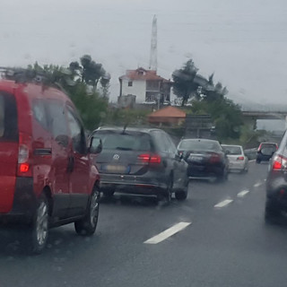 Nel tardo pomeriggio il cielo torna limpido, ma ormai i turisti sono scappati. Si diradano le nubi e le code. AGGIORNAMENTO DELLE 18.30