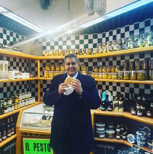 Toti in visita all'Autogrill più bello d'Italia: "Prodotti tipici e tradizioni liguri che non vogliamo perdere"