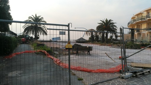 Spotorno, i consiglieri Spiga e Bonasera: "L'amministrazione si è dimenticata della terrazza a mare?" Spotorno, i consiglieri Spiga e Bonasera: "L'amministrazione si è dimenticata della terrazza a mare?"