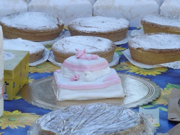 Leo Club Albenga, ritornano le "Torte in Piazza" per raccogliere fondi per l'Associazione Missione Autismo Leo Club Albenga, ritornano le "Torte in Piazza" per raccogliere fondi per l'Associazione Missione Autismo