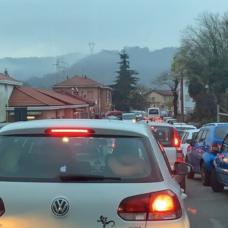 Cairo, stazione ferroviaria di San Giuseppe presa d'assalto: traffico in tilt (FOTO)