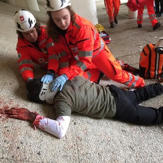 Macchina si ribalta in galleria a Spotorno, feriti "finti": è il "Triathlon del Soccorso"