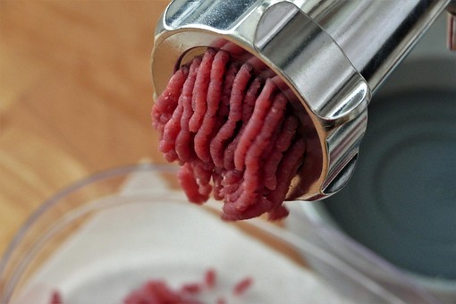 Il tritacarne: l'alleato indispensabile per carni macinate di qualità superiore Il tritacarne: l'alleato indispensabile per carni macinate di qualità superiore