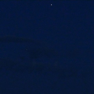 Cinque sfere luminose nel cielo di Celle Ligure: l'ufologo Maggioni analizza il fenomeno avvistato ieri sera