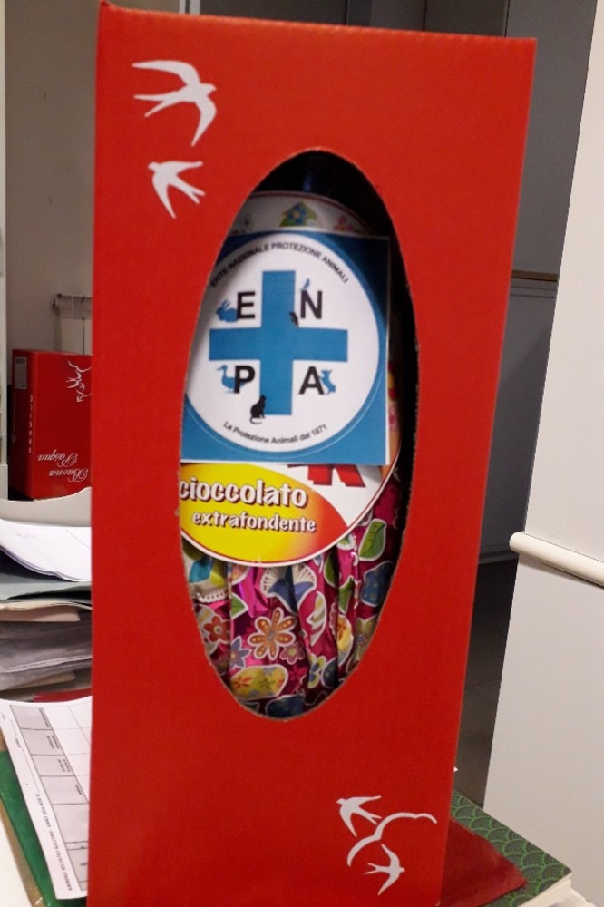 Savona, uova di Pasqua solidali offerte dai volontari della Protezione Animali Savona, uova di Pasqua solidali offerte dai volontari della Protezione Animali