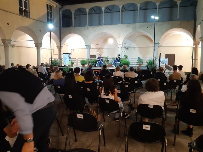 Finalborgo, a "Un Libro per l'Estate" nuovo appuntamento con "Il calamaro gigante" di Fabio Genovesi