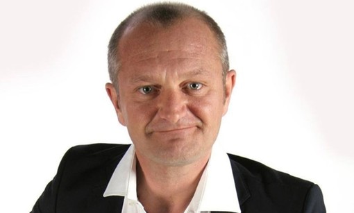 Torna “Un pontile di risate”: sul palco di Ceriale grande show di Renzo Arbore, Alexia e dei comici Pucci, Lastrico, Migone