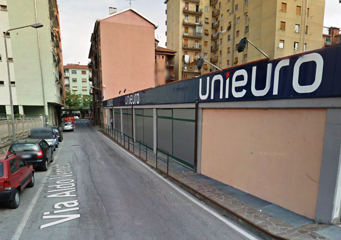 Tentato furto all'Unieuro di Cairo Montenotte: accertamenti dei Carabinieri Tentato furto all'Unieuro di Cairo Montenotte: accertamenti dei Carabinieri