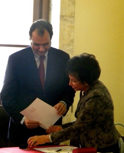 Ugo Taucer premiato da Anna Maroscia