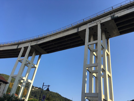 Viadotto Teiro di Varazze: una perizia indipendente riporta alla ribalta staticità e degrado del cavalcavia in direzione Genova Viadotto Teiro di Varazze: una perizia indipendente riporta alla ribalta staticità e degrado del cavalcavia in direzione Genova