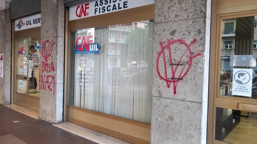 Imbrattata la sede Uil di Savona, la solidarietà di Italia Viva: "Sempre al fianco del sindacato" Imbrattata la sede Uil di Savona, la solidarietà di Italia Viva: "Sempre al fianco del sindacato"