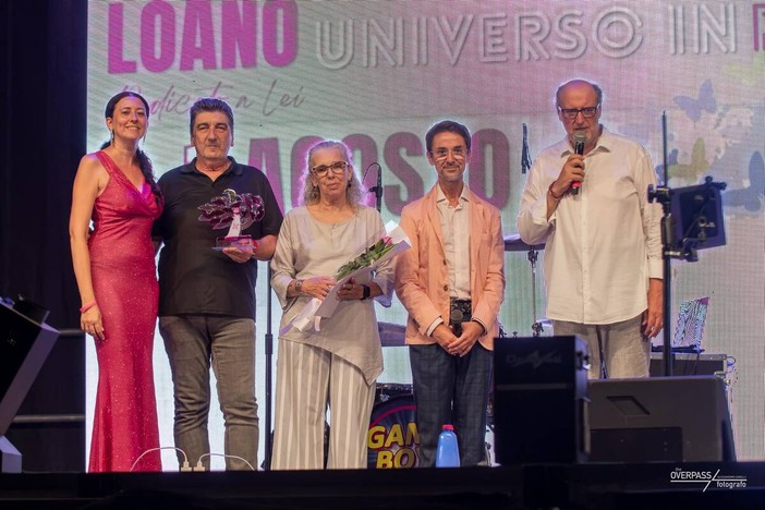 Loano, ai genitori di Janira D'Amato il premio “Universo in Rosa” Loano, ai genitori di Janira D'Amato il premio “Universo in Rosa”