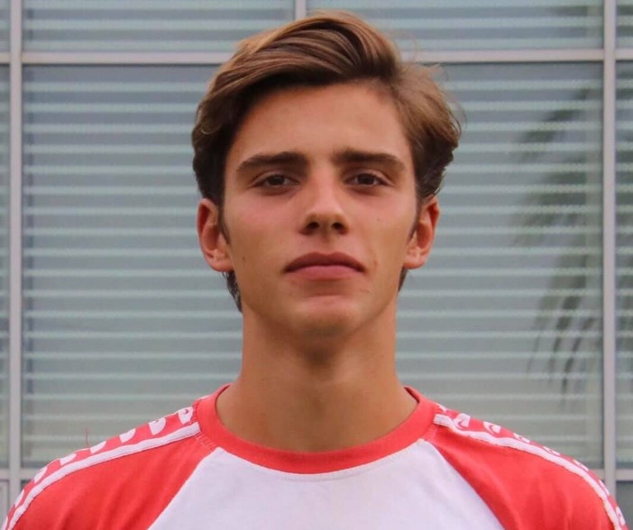Andrea Urbinati, una maturità tra libri e allenamenti alla piscina Zanelli Andrea Urbinati, una maturità tra libri e allenamenti alla piscina Zanelli