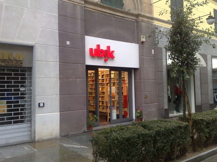 Savona, il 6 aprile alla Ubik la presentazione del libro "Vetro carbone e sale" Savona, il 6 aprile alla Ubik la presentazione del libro "Vetro carbone e sale"