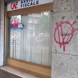 Imbrattata la sede Uil di Savona, la solidarietà di Italia Viva: "Sempre al fianco del sindacato"