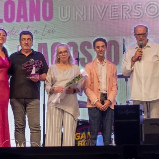 Loano, ai genitori di Janira D'Amato il premio “Universo in Rosa” Loano, ai genitori di Janira D'Amato il premio “Universo in Rosa”
