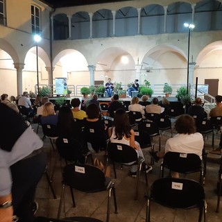 Finalborgo, a "Un Libro per l'Estate" nuovo appuntamento con "Il calamaro gigante" di Fabio Genovesi